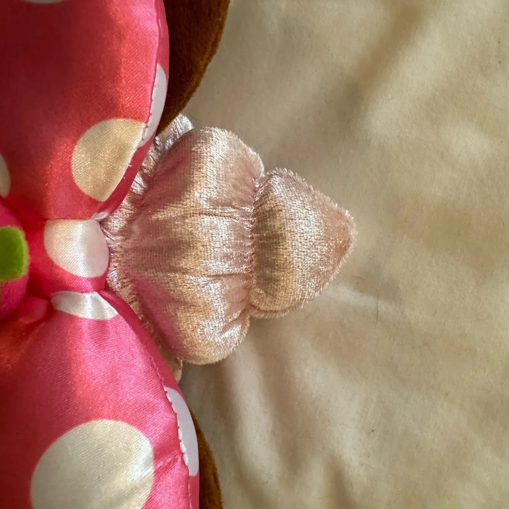 DISNEY MINNIE MOUSE STRAWBERRY MUNCHLINGS EARS - Picture 5 of 5